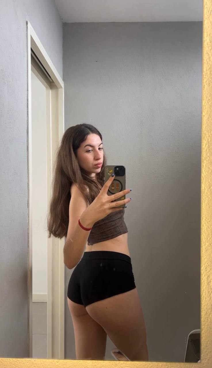 Amber in her underwear in Suqiang