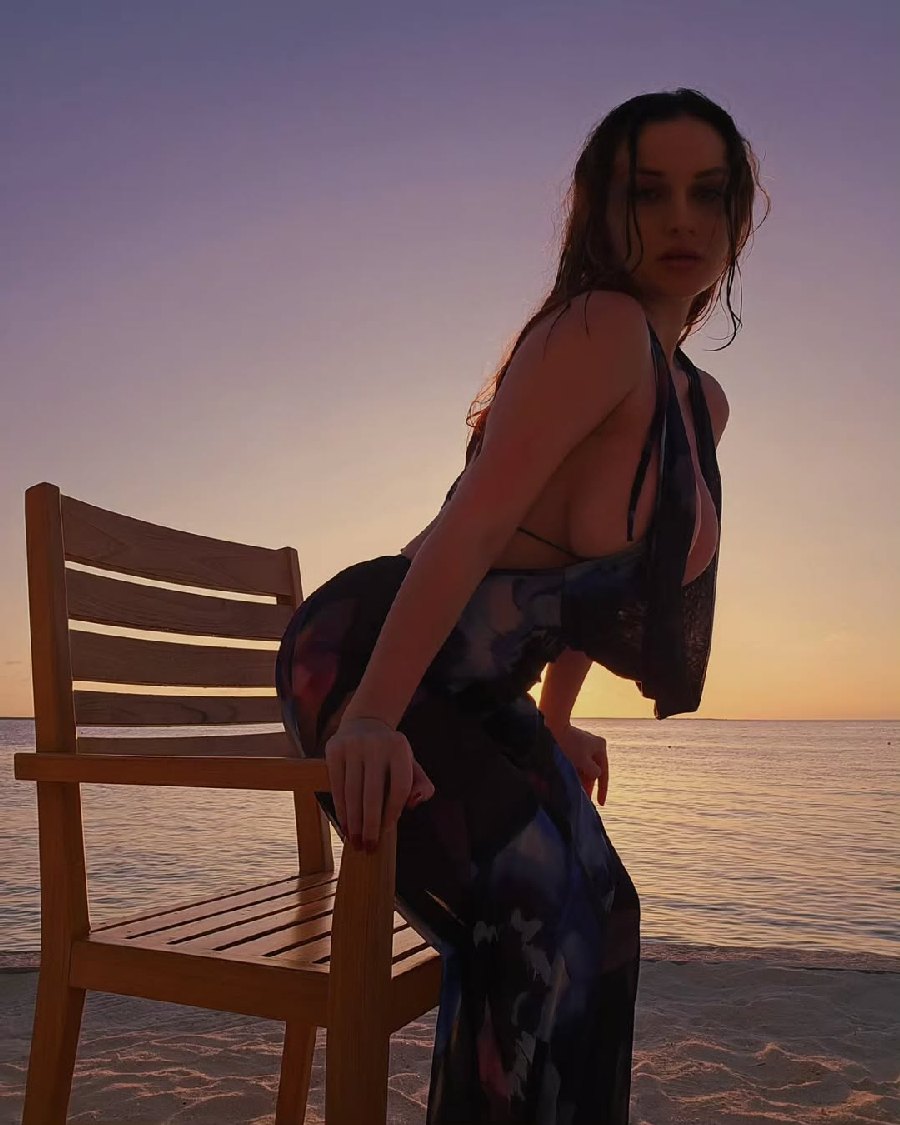 Sexy girl Miranda Faith nude in Suqiang