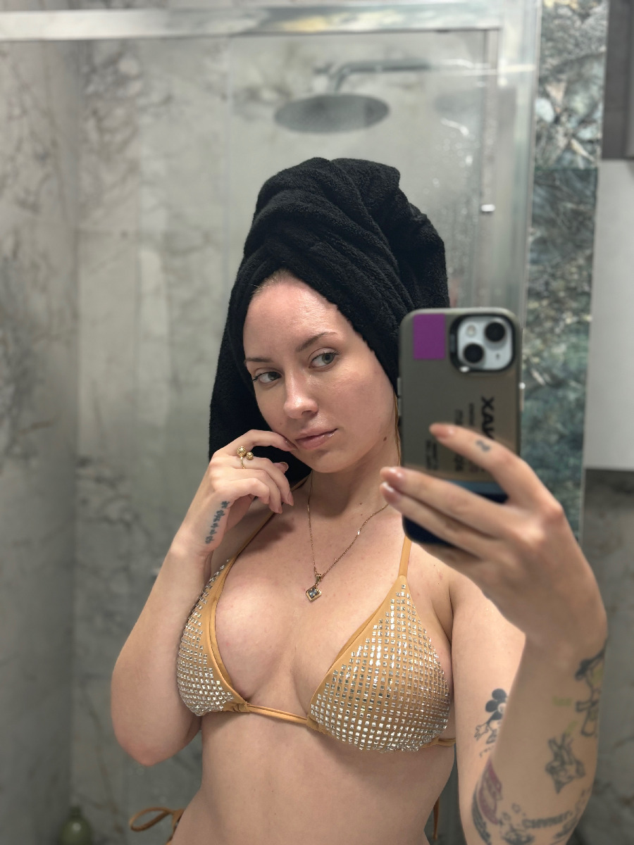 Nude girl KateV in Suqiang