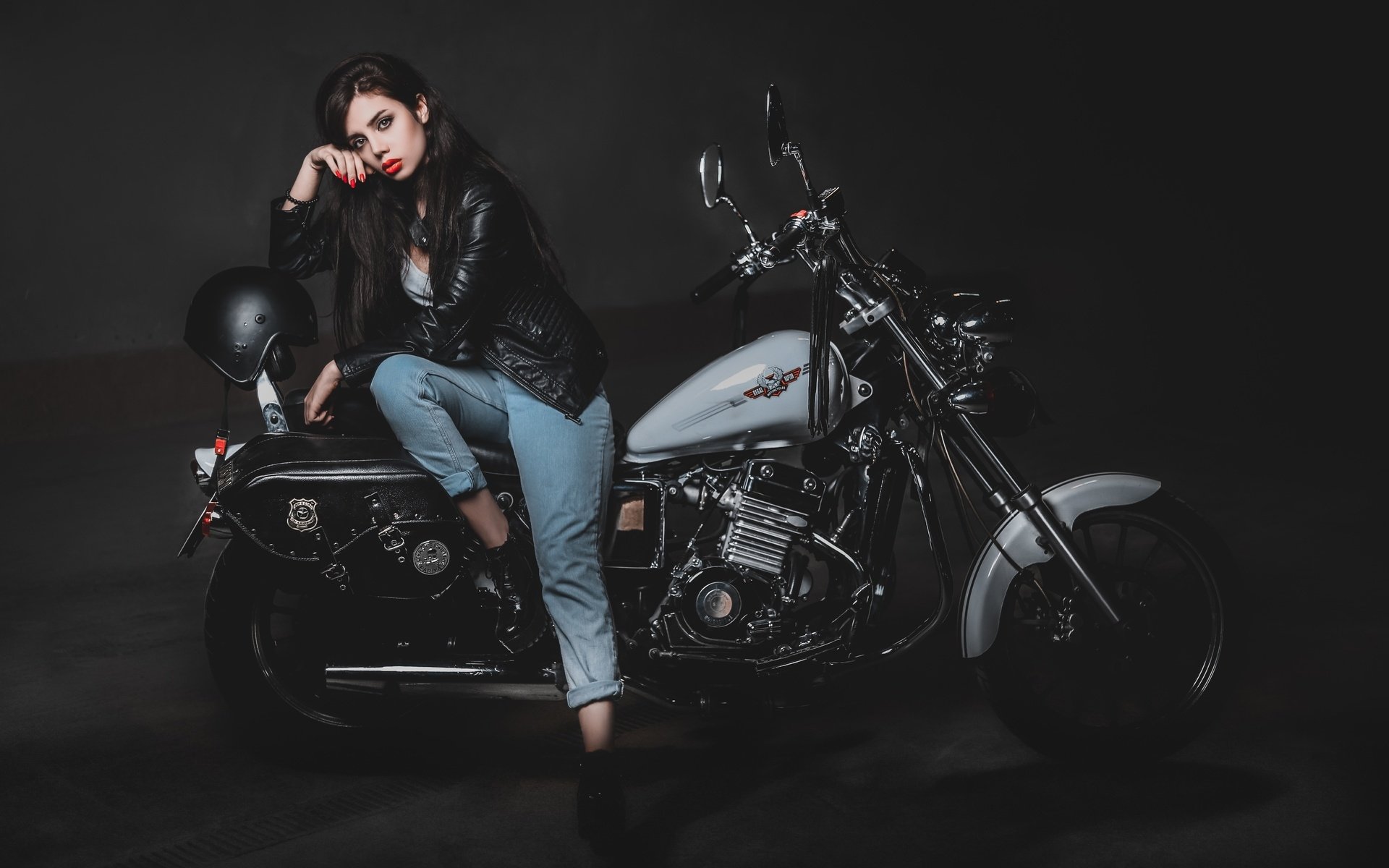 Biker girls: style and drive in Suqiang