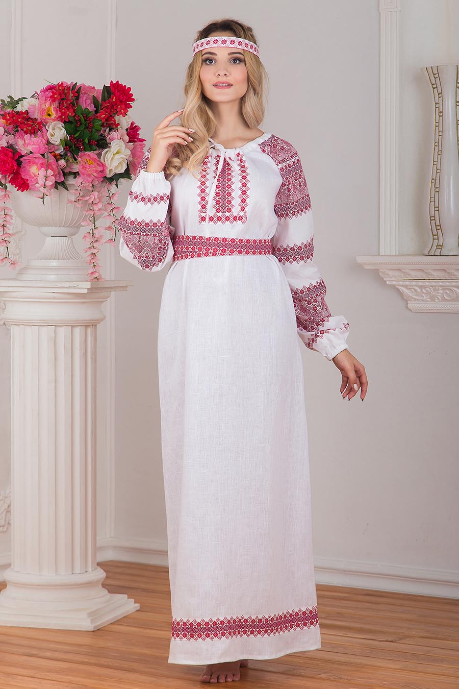 Women in Slavic costumes in Suqiang