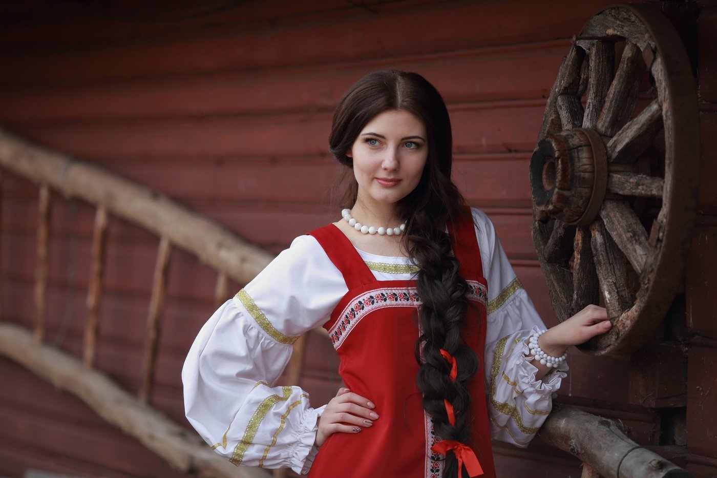 Girls in Slavic costumes in Suqiang