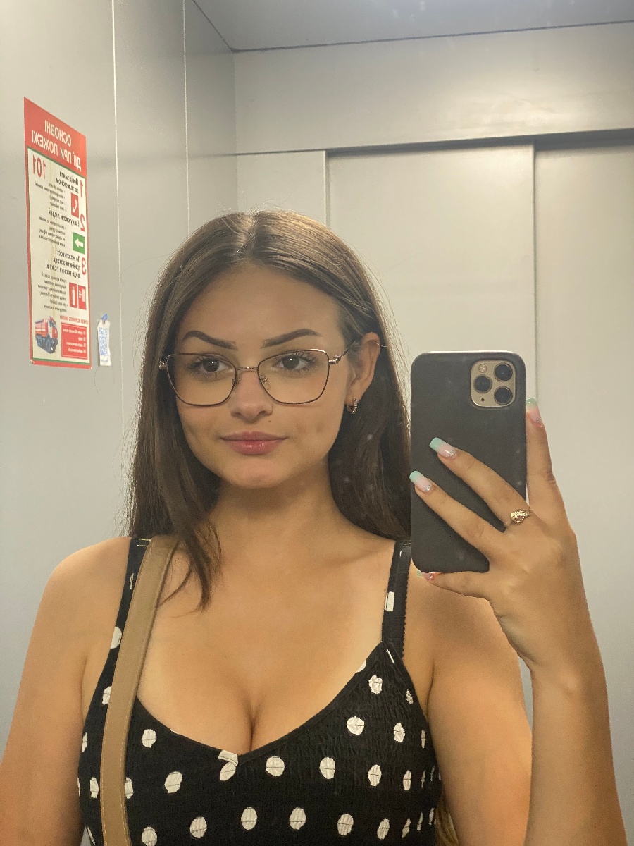 Sexy model Stacy in Suqiang